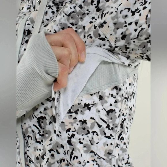 Lululemon After Asana Hoodie Size 4 Not So Petite Fleur Silver Spoon - Picture 7 of 16